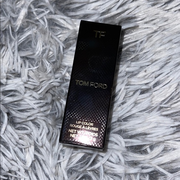 Tom Ford lip color lipstick- 08 velvet cherry - Picture 7 of 8